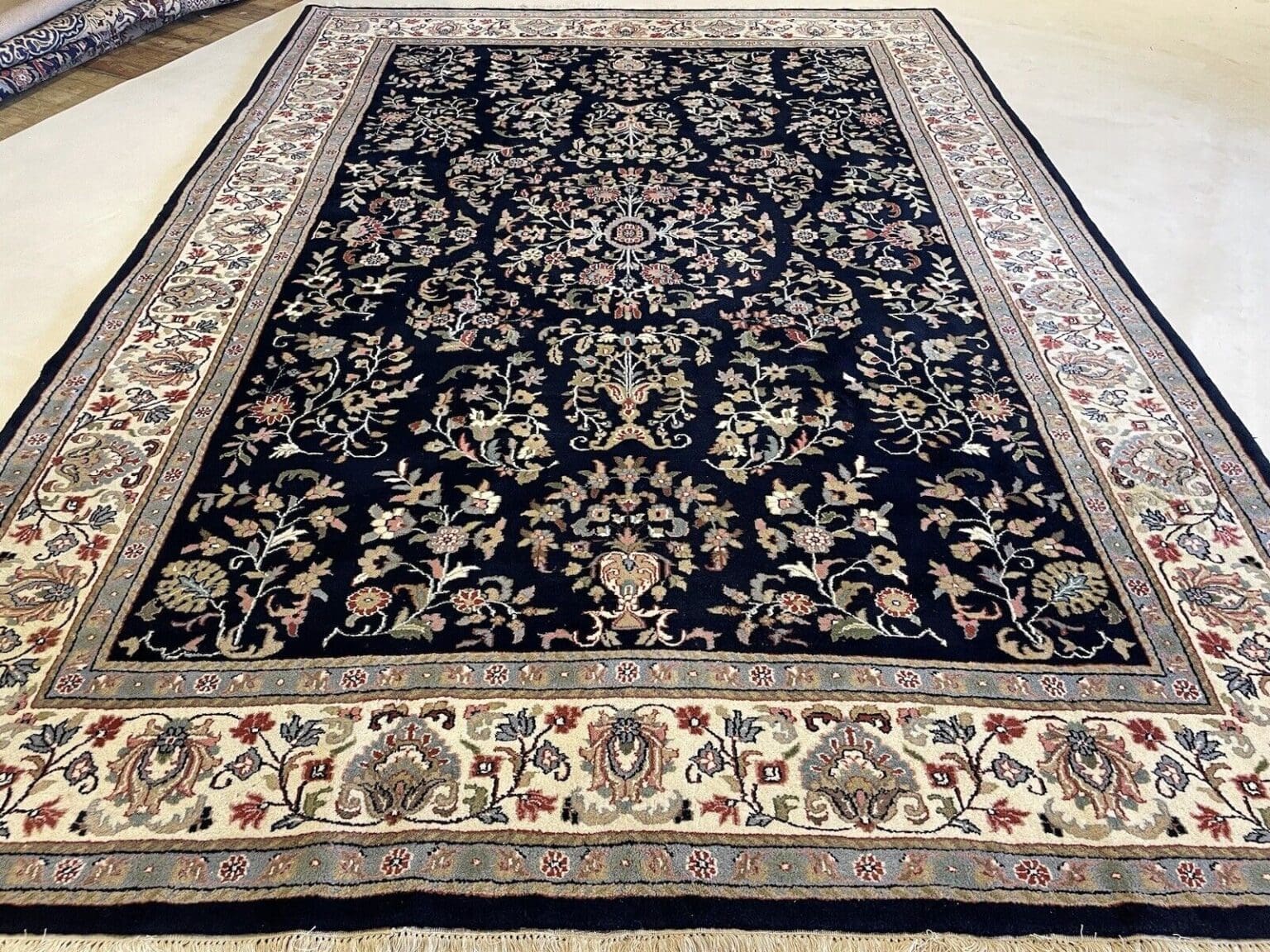 Orientteppich Kashmir 350x250 cm Schurwolle handgeknüpft