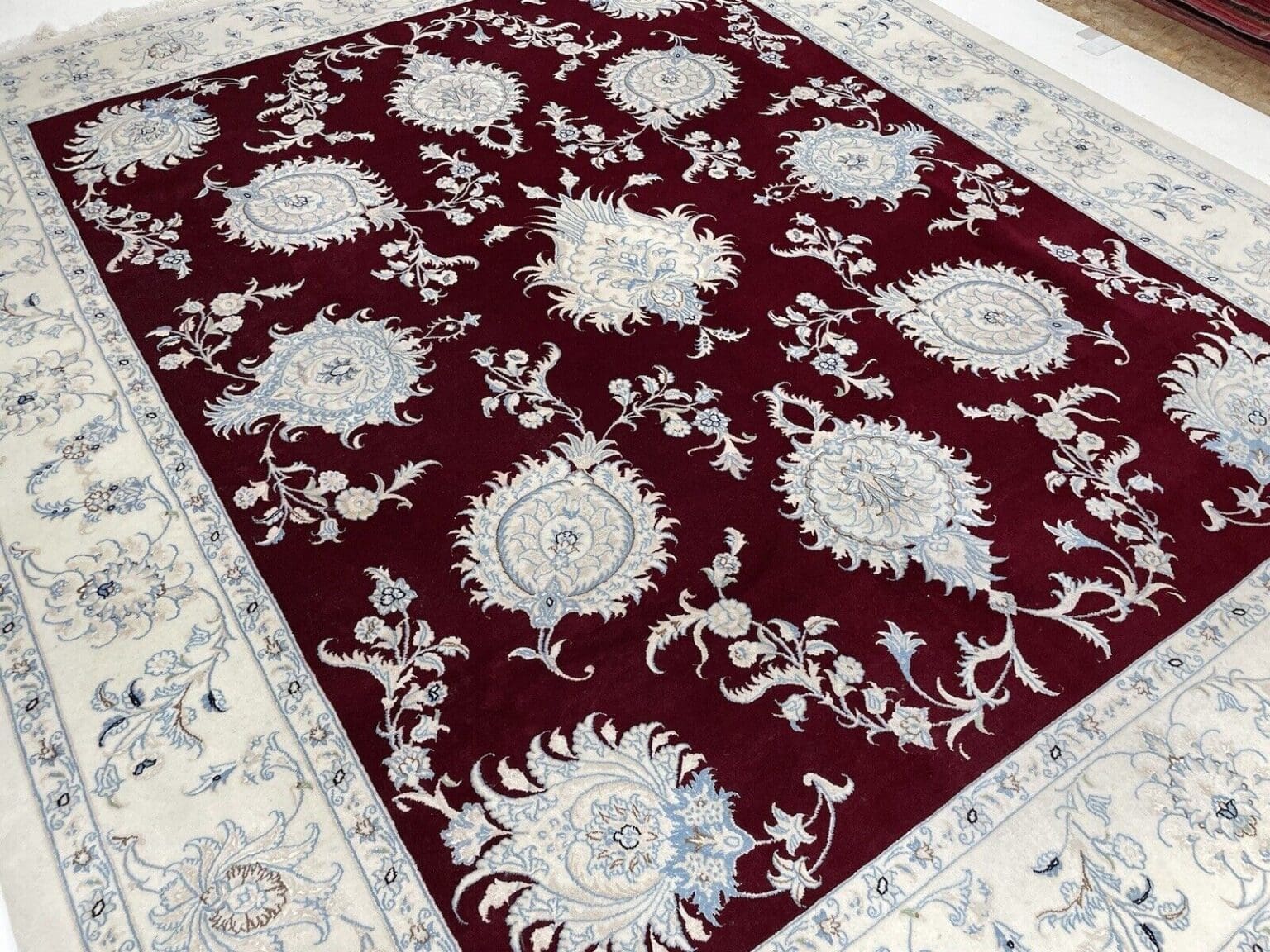 nain-6la-super-fein-perserteppich-300x250-cm-500000-knoten-m-dunkel-rot-4 Perserteppich Nain 300x250 cm Seide handgeknüpft