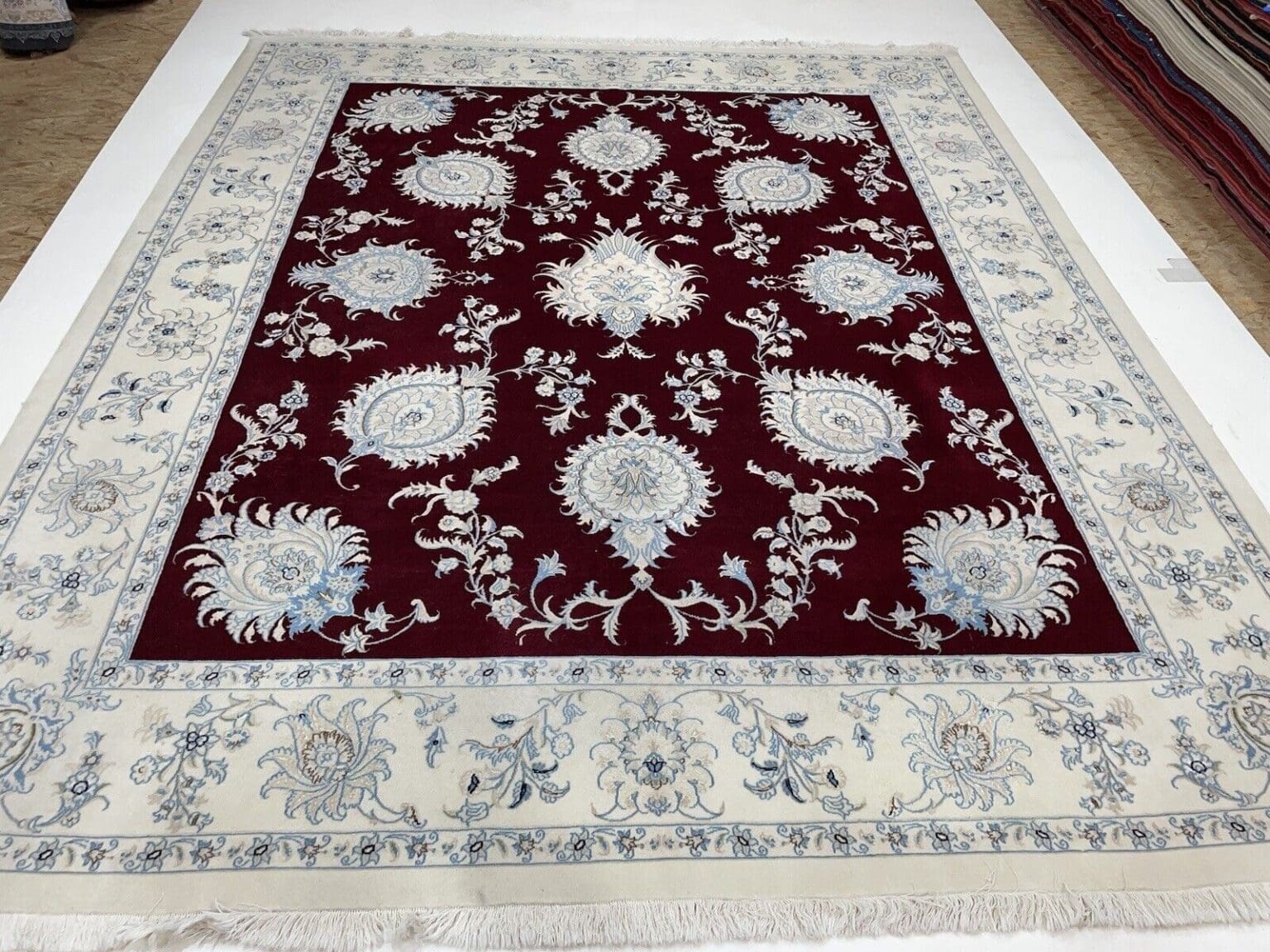 nain-6la-super-fein-perserteppich-300x250-cm-500000-knoten-m-dunkel-rot-9 Perserteppich Nain 300x250 cm Seide handgeknüpft