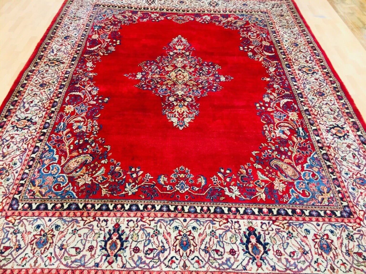 perserteppich-370x280-cm-sarough-design-mit-spiegel-muster-florales-rot-1-1 Perserteppich 370x280 cm Wolle handgeknüpft