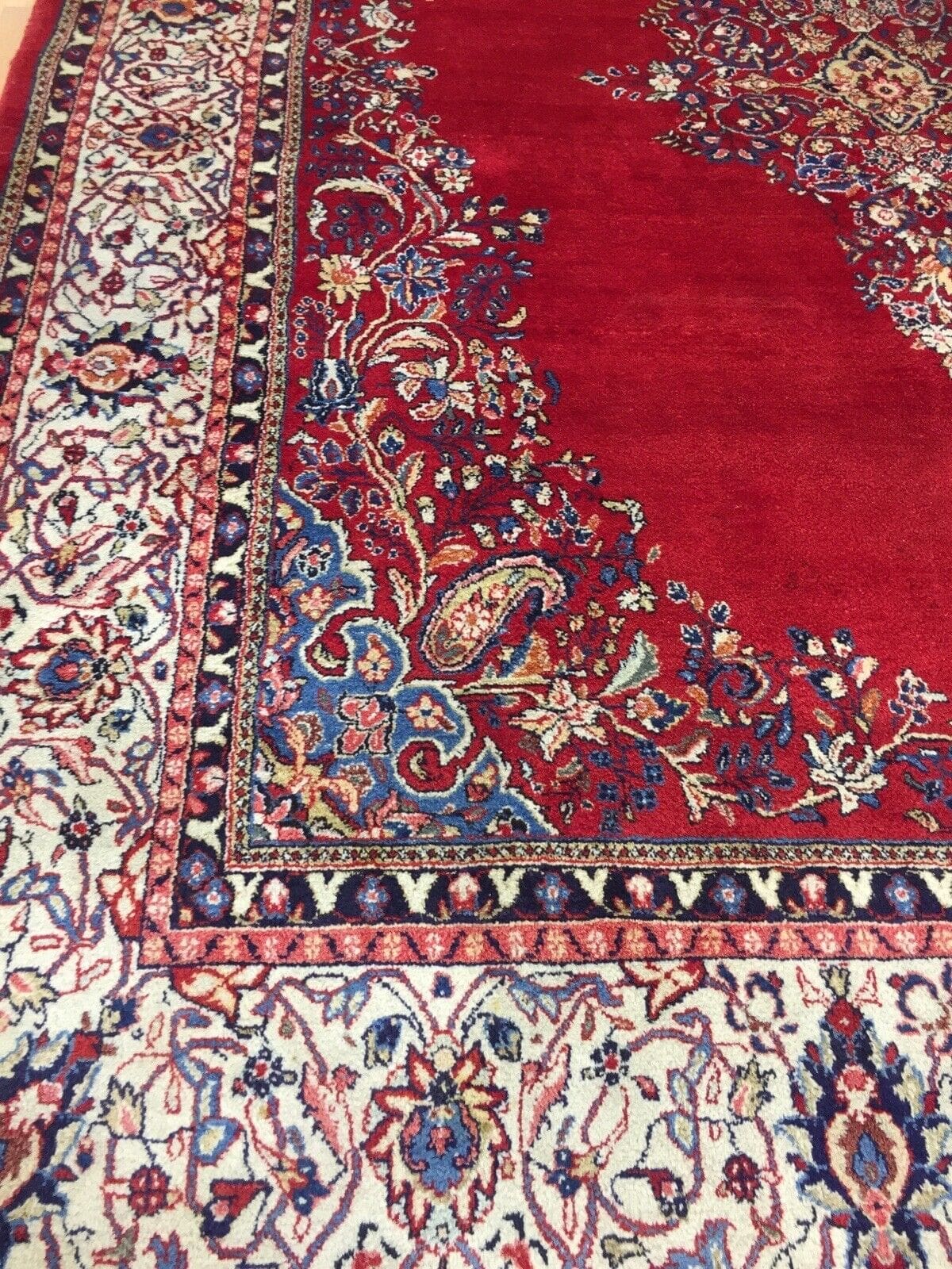 perserteppich-370x280-cm-sarough-design-mit-spiegel-muster-florales-rot-1-3 Perserteppich 370x280 cm Wolle handgeknüpft