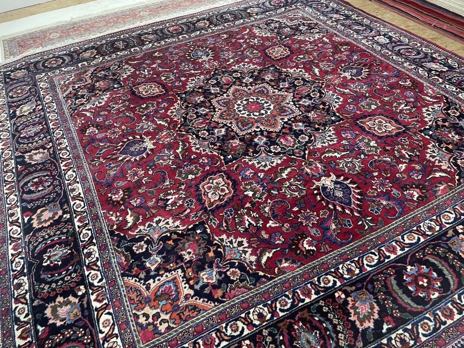 quadratischer-perserteppich-300x300-cm-hochwertiger-handgeknupfter-teppich-3 Perserteppich Maschad 300 x 300 cm Wolle handgeknüpft