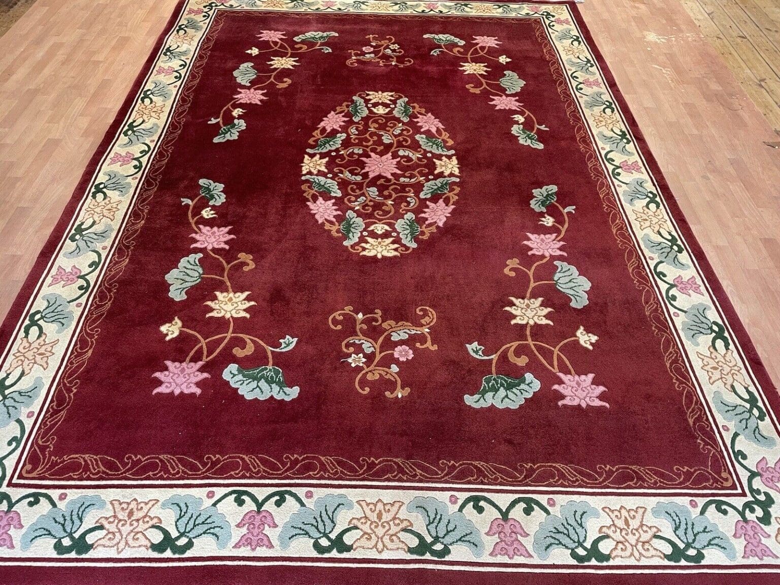 klassischer-peking-chinateppich-350x250-hochflor-2cm-rotes-feld-mit-beiger-1 Orientteppich Peking 350 x 250 cm Wolle handgeknüpft