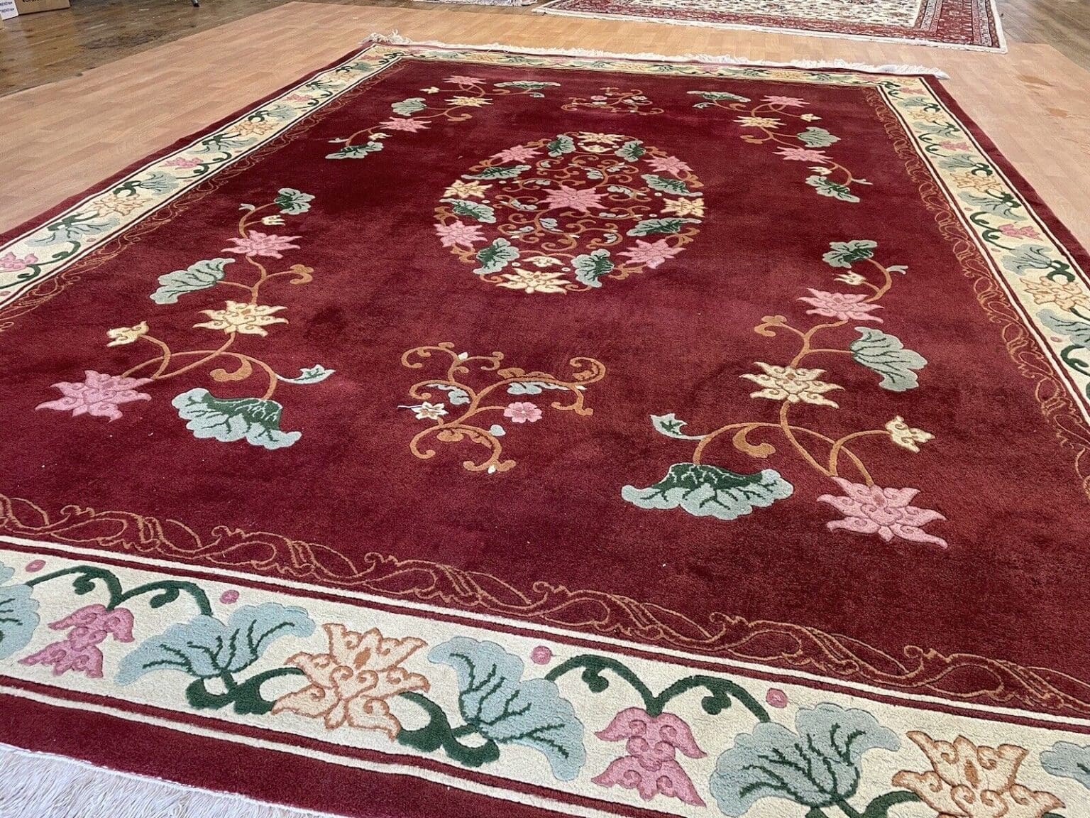klassischer-peking-chinateppich-350x250-hochflor-2cm-rotes-feld-mit-beiger-5 Orientteppich Peking 350 x 250 cm Wolle handgeknüpft