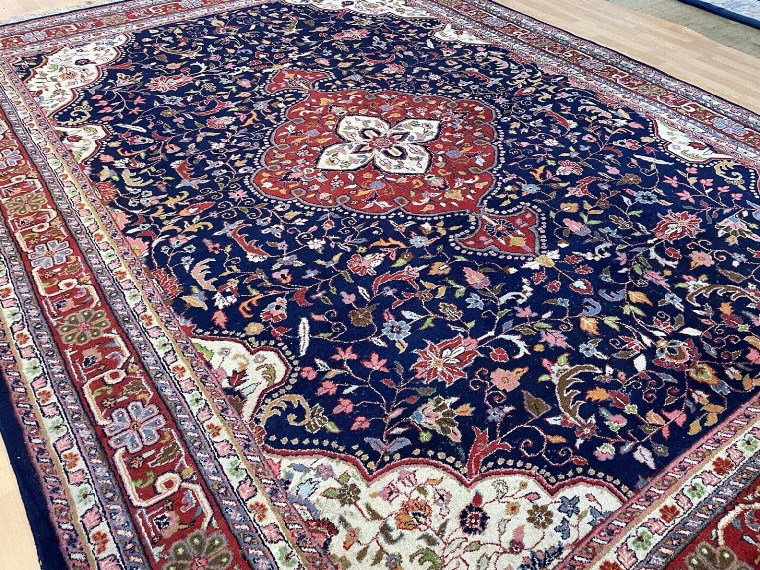 Perserteppich Sarough 350x250 cm Wolle handgeknüpft