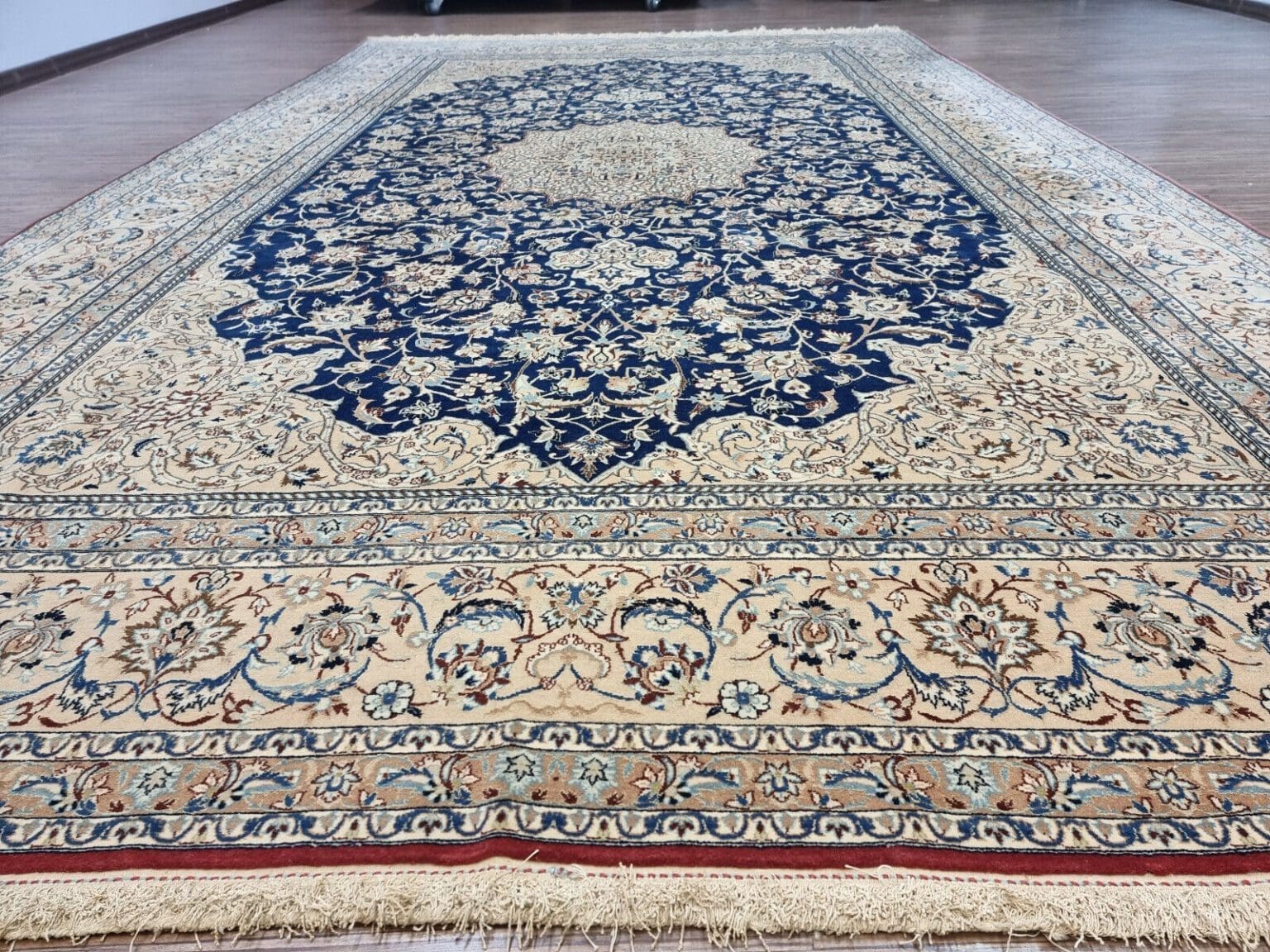 Perserteppich Nain 350x215 cm Korkwolle handgeknüpft