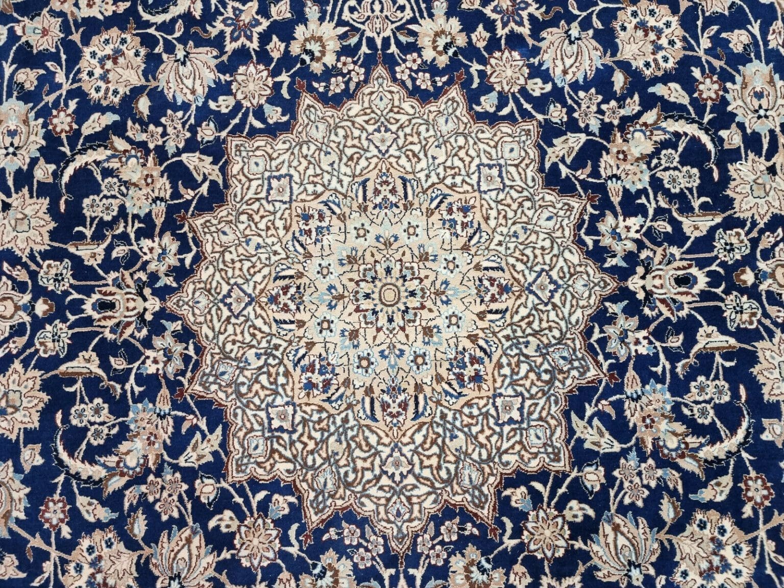 Perserteppich Nain 350x215 cm Korkwolle handgeknüpft