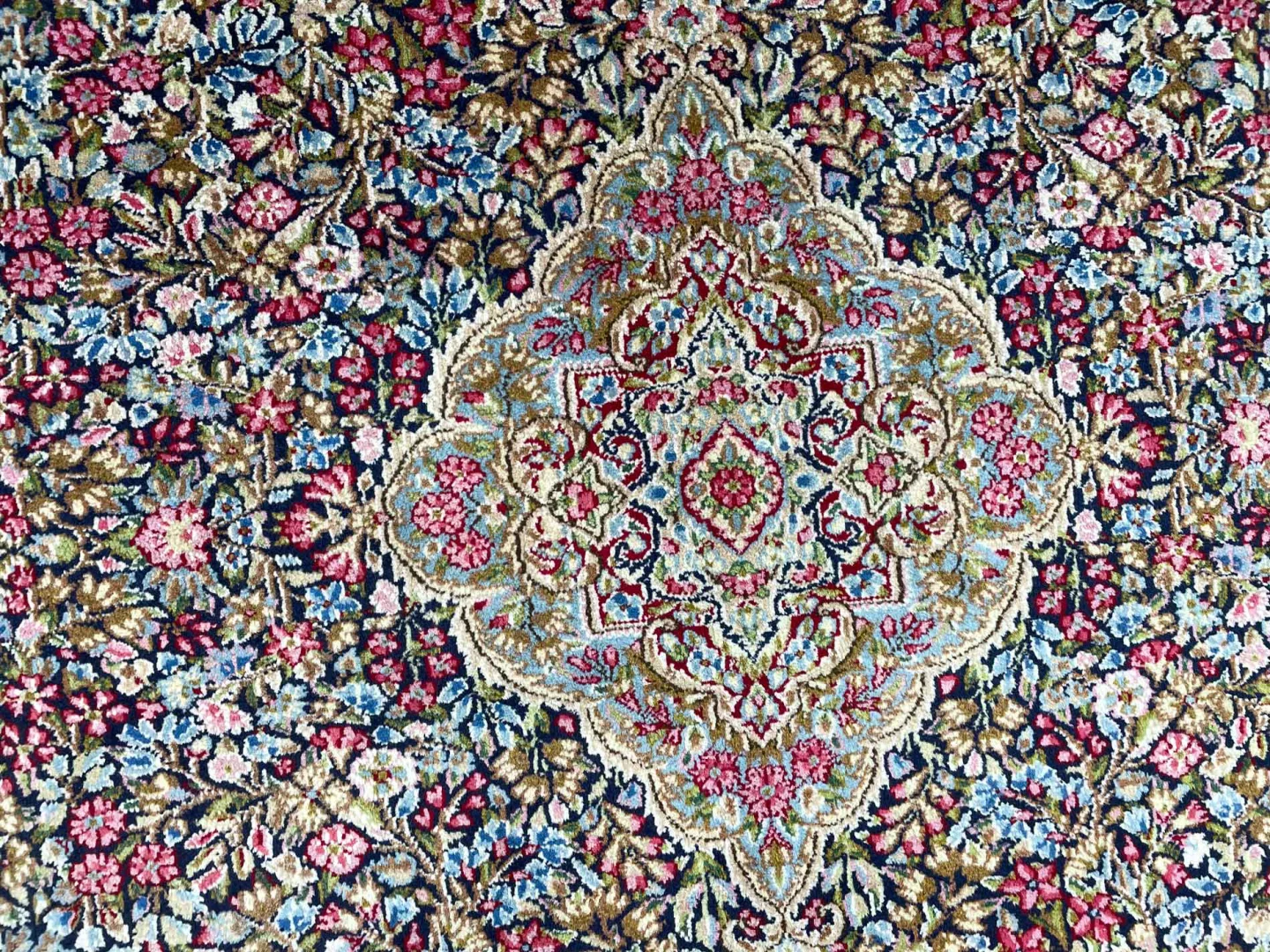 Perserteppich Kerman 347 x 240 cm Naturfasern handgeknüpft