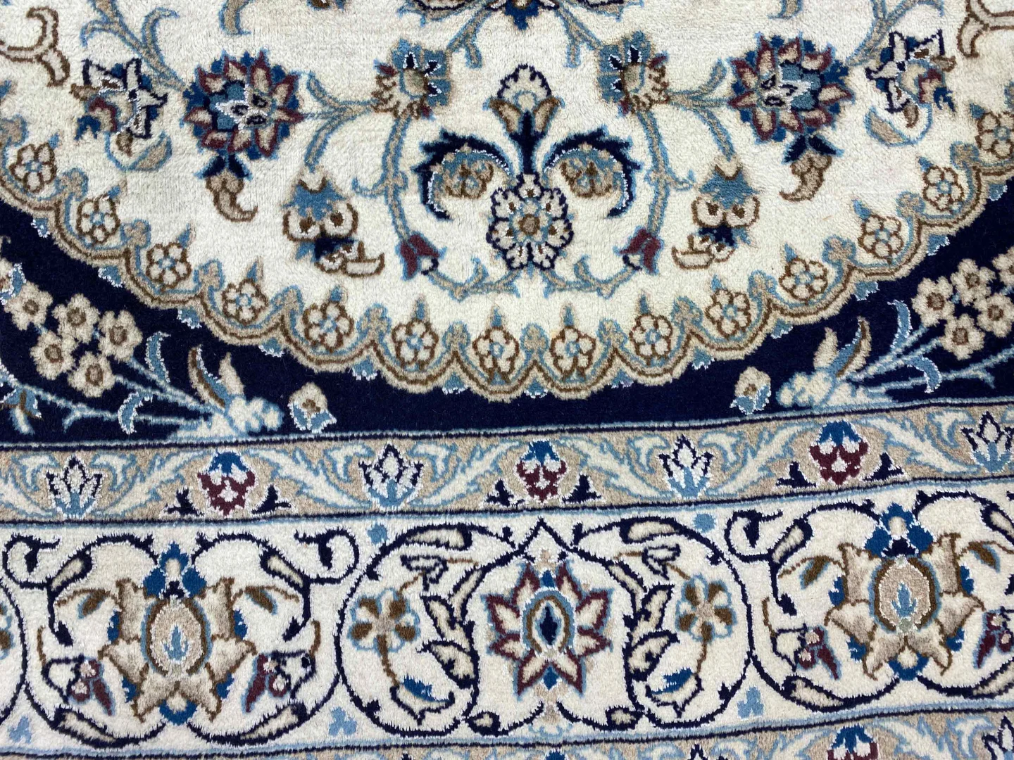 Perserteppich Nain 300 x 196 cm Wolle handgeknüpft
