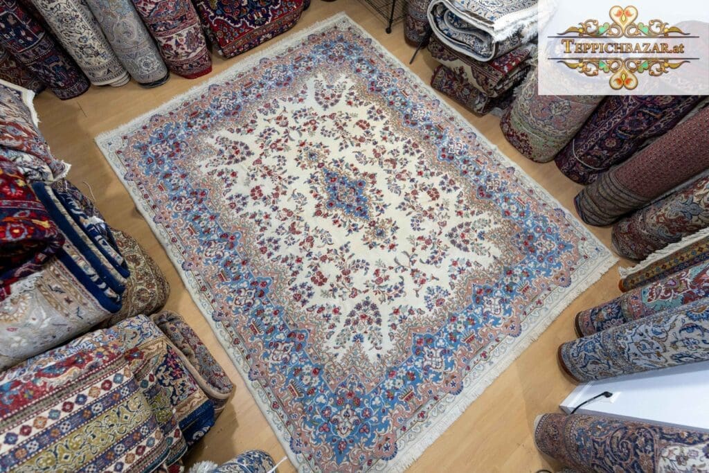 img_9844-3-scaled Perserteppich Kirman 300x245 cm handgeknüpft (Verkauft)