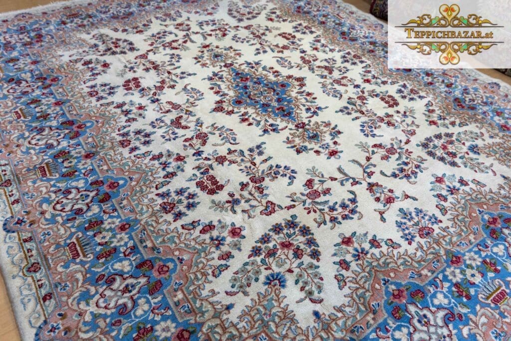 img_9855-3-scaled Perserteppich Kirman 300x245 cm handgeknüpft (Verkauft)