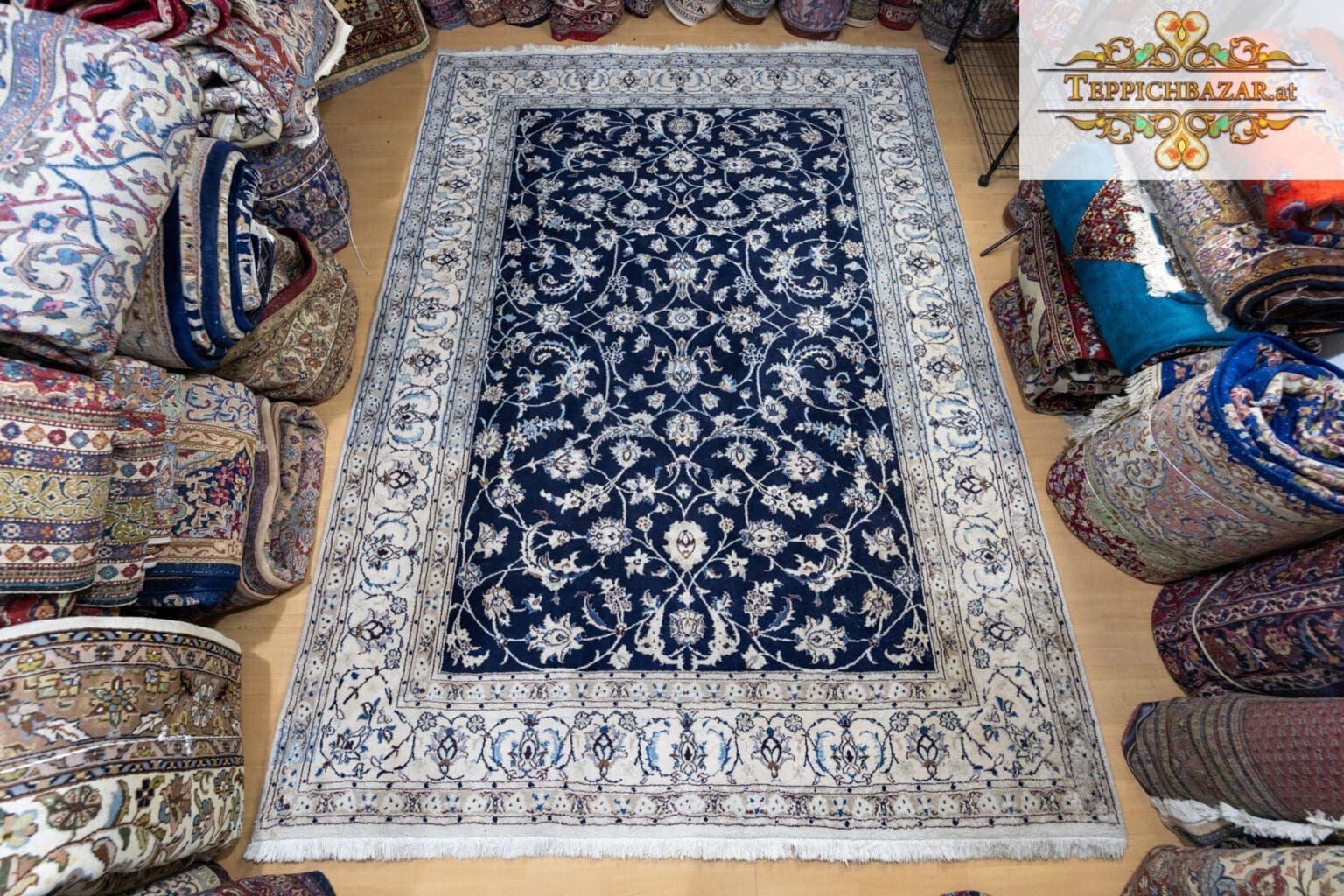 Perserteppich Nain 343 x 245 cm Wolle handgeknüpft