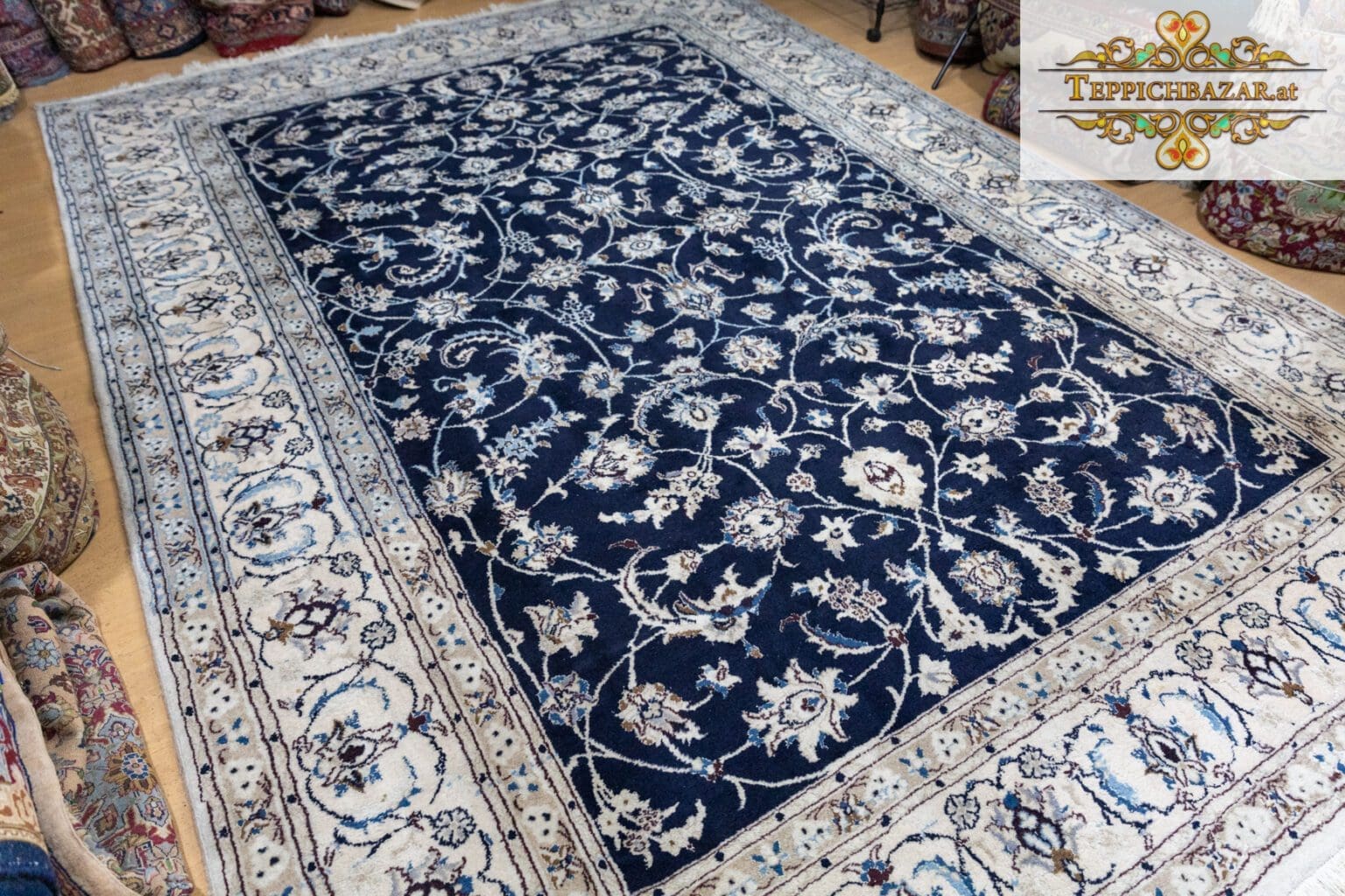 Perserteppich Nain 343 x 245 cm Wolle handgeknüpft