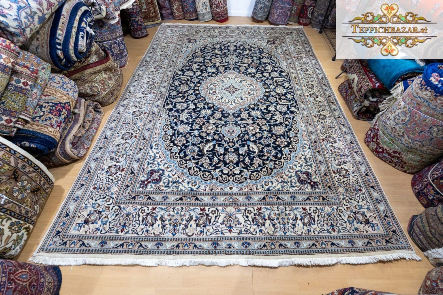 Perserteppich Nain 349 x 246 cm Wolle handgeknüpft