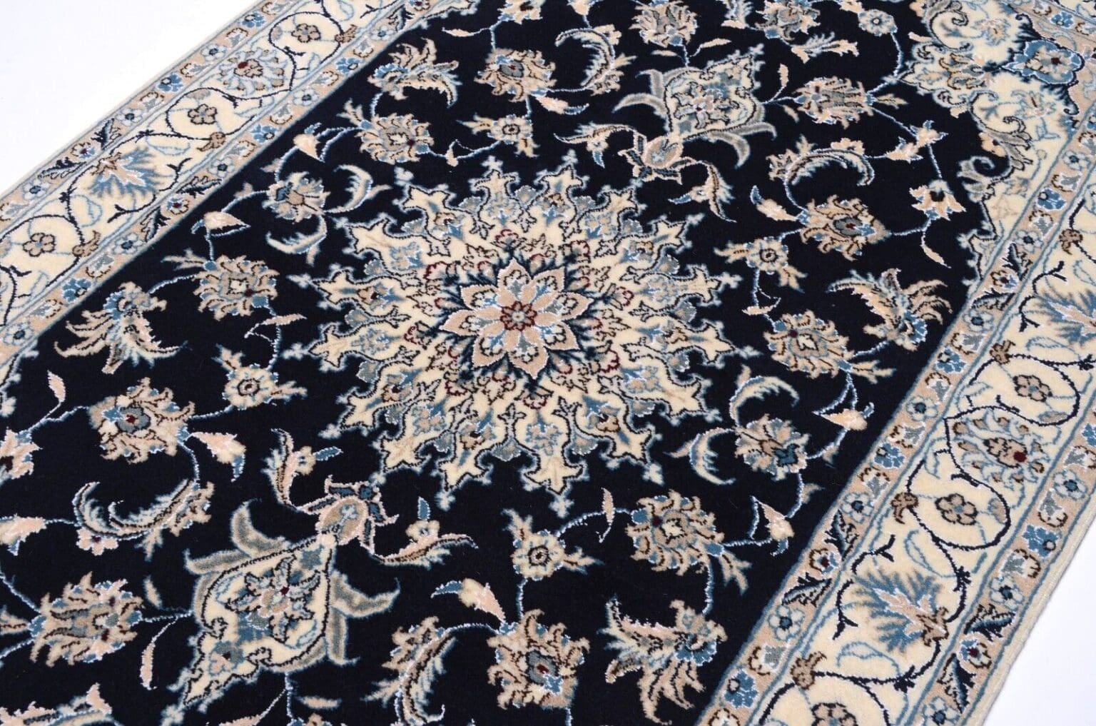 Perserteppich Nain 204 x 120 cm Wolle handgeknüpft (Verkauft)