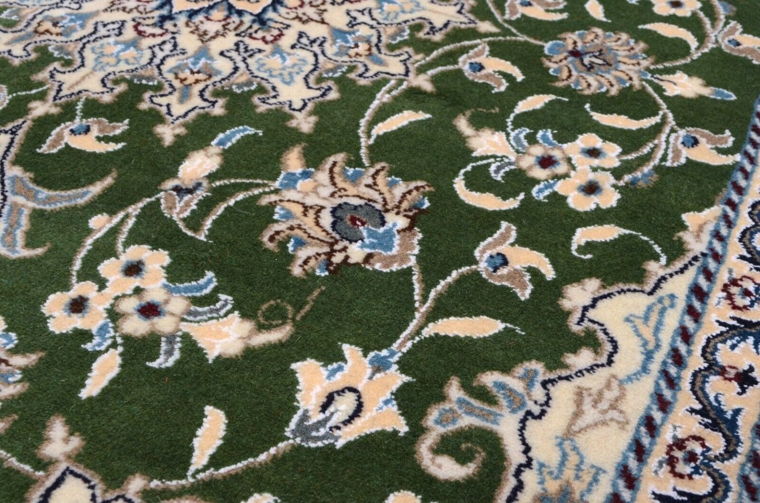 Perserteppich Nain 200 x 149 cm Wolle handgeknüpft