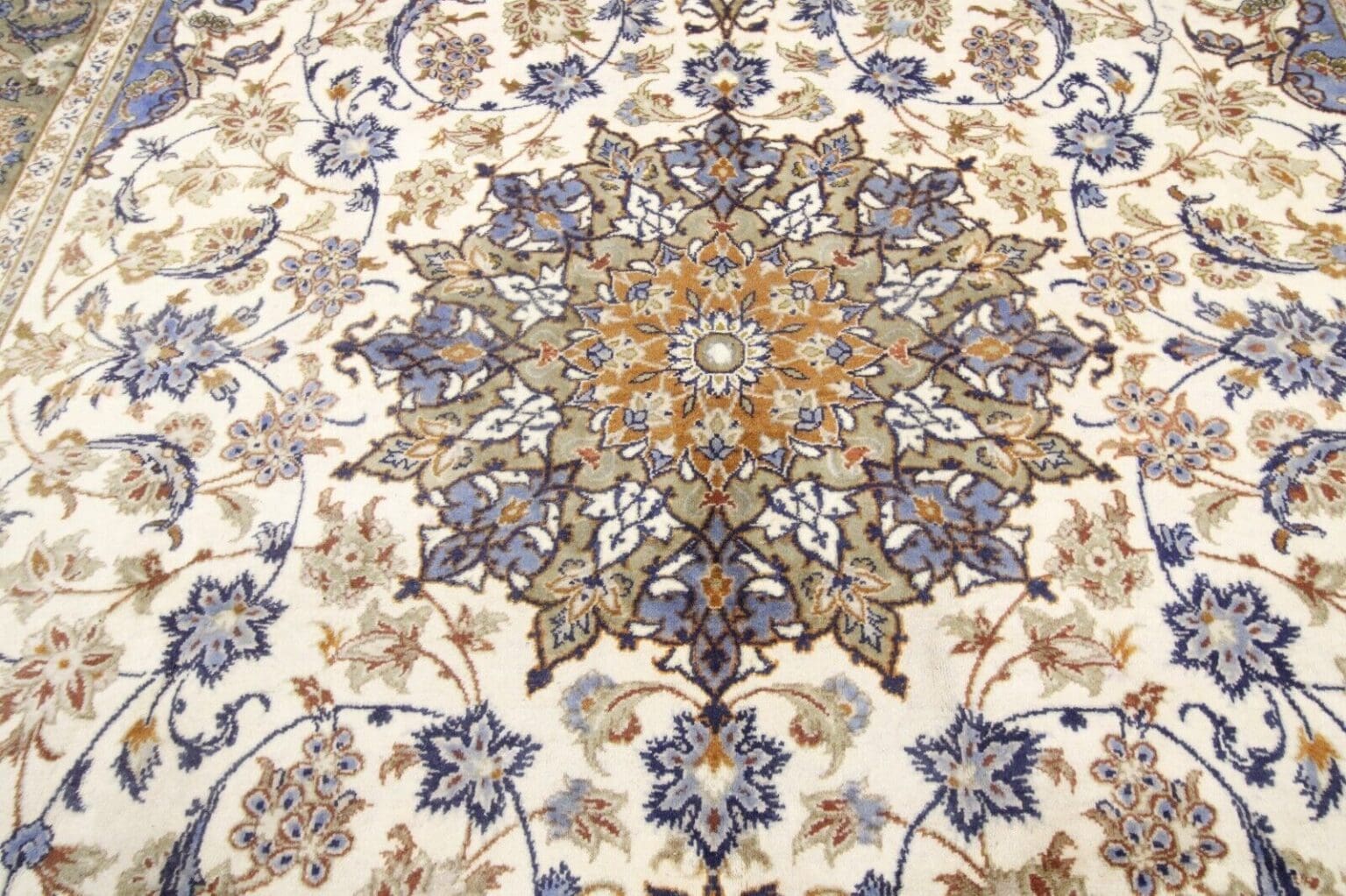 Perserteppich Isfahan 381 x 255 cm Wolle handgeknüpft