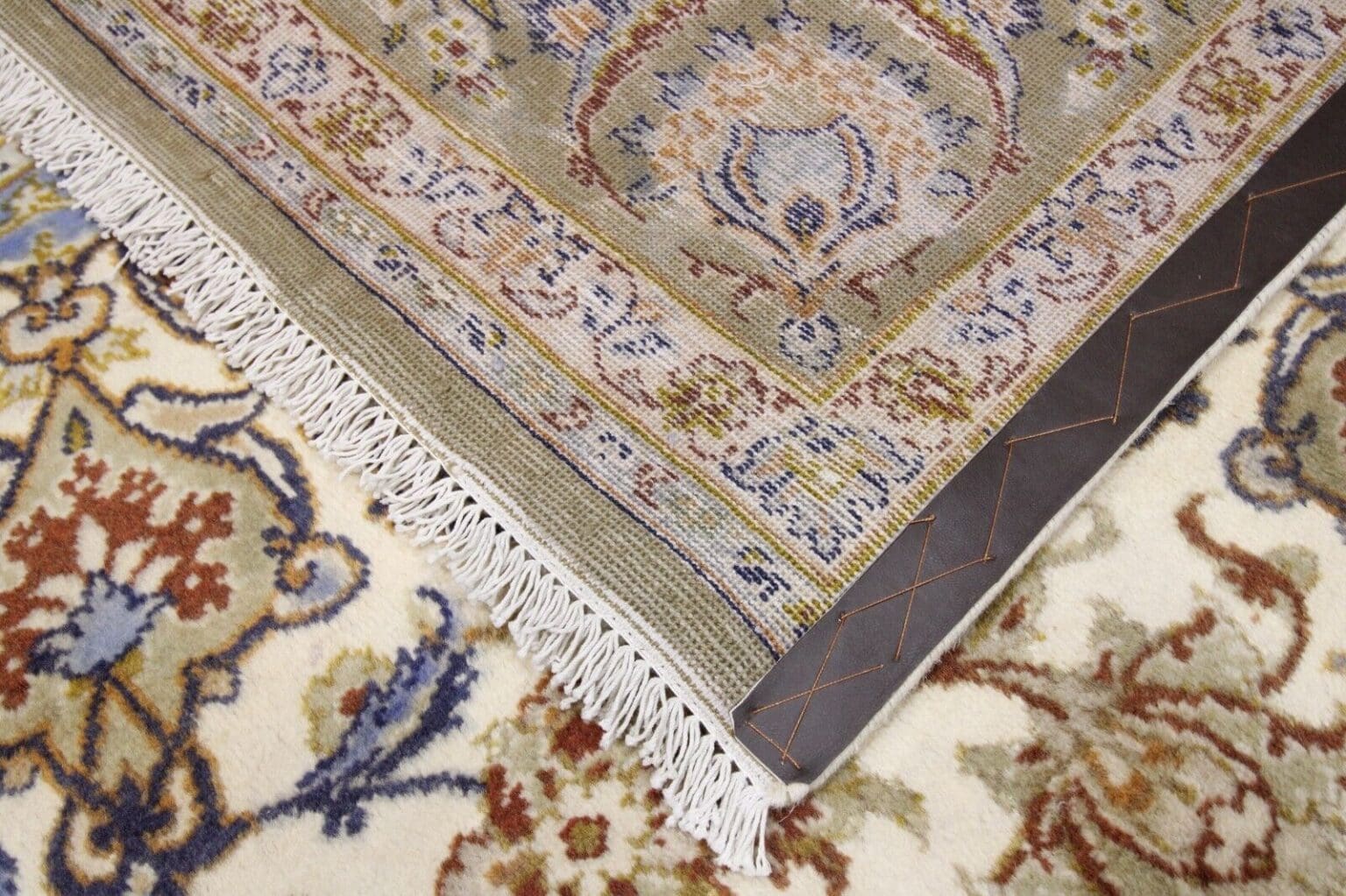 Perserteppich Isfahan 381 x 255 cm Wolle handgeknüpft