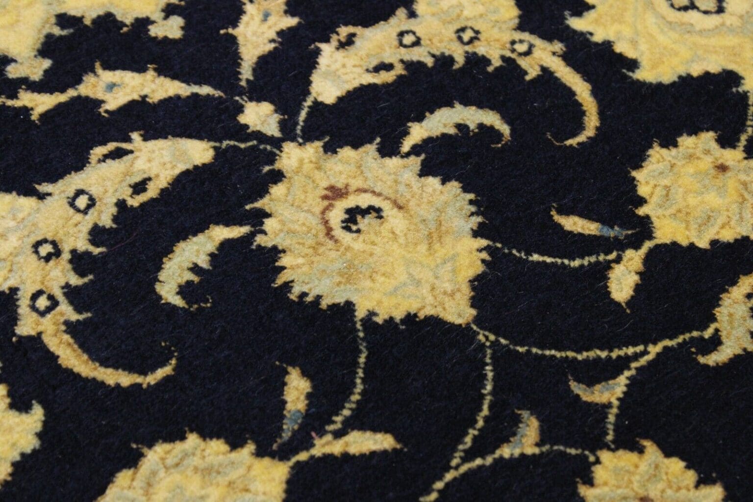 Perserteppich Nain 9 La 317 x 208 cm Wolle handgeknüpft
