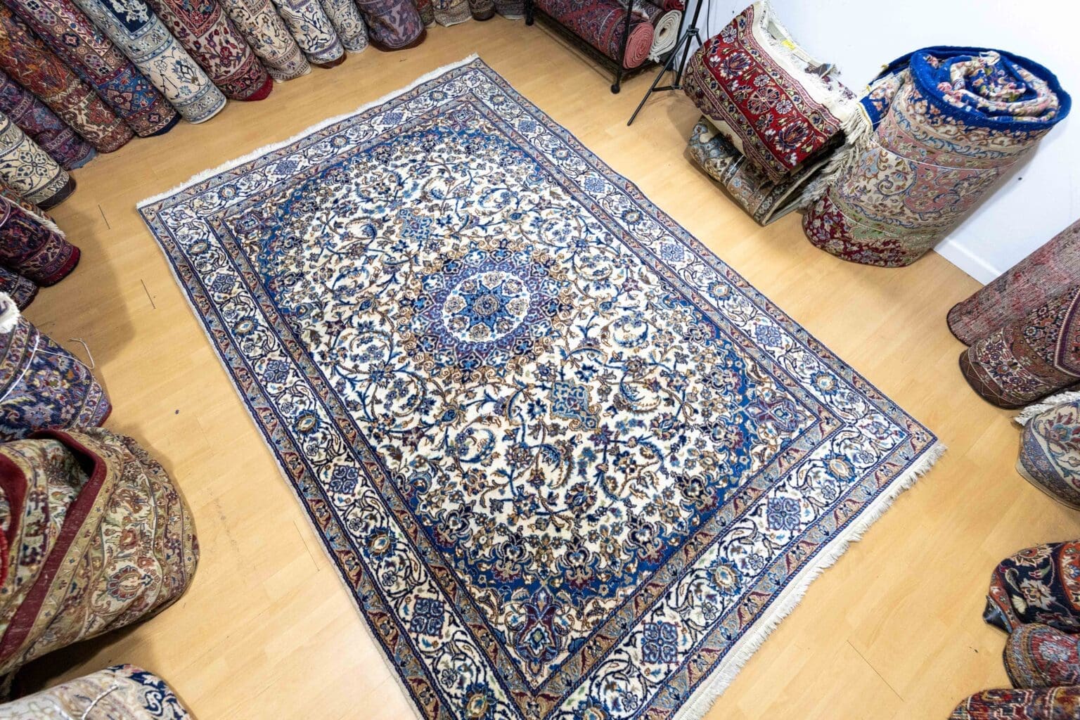 Perserteppich Nain 297 x 195 cm Wolle handgeknüpft (Verkauft)