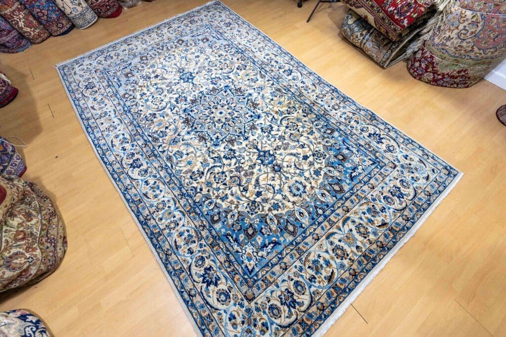 Perserteppich Nain 285 x 175 cm Wolle handgeknüpft (Verkauft)