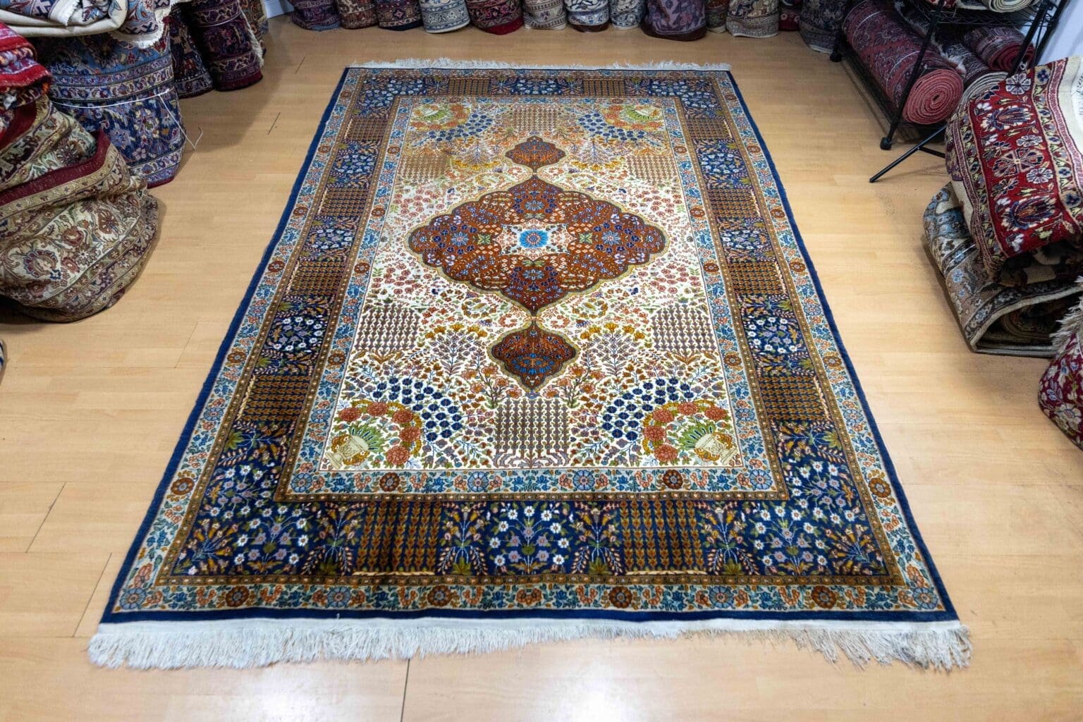 Orientteppich Kaschmir 280x173 cm Seide handgeknüpft (Verkauft)