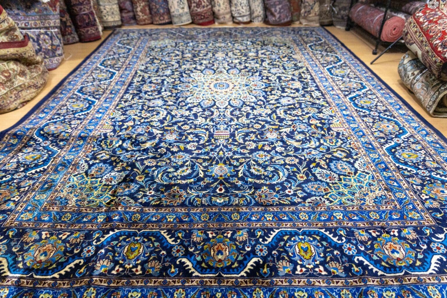 img_0112-scaled Perserteppich Ardabil 345 x 247 cm handgeknüpft (Verkauft)