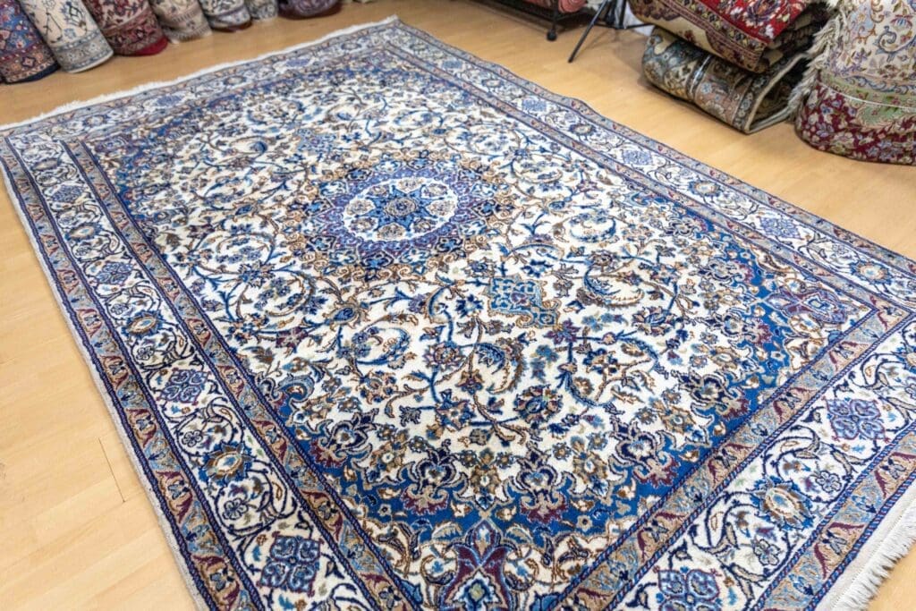 Perserteppich Nain 297 x 195 cm Wolle handgeknüpft (Verkauft)
