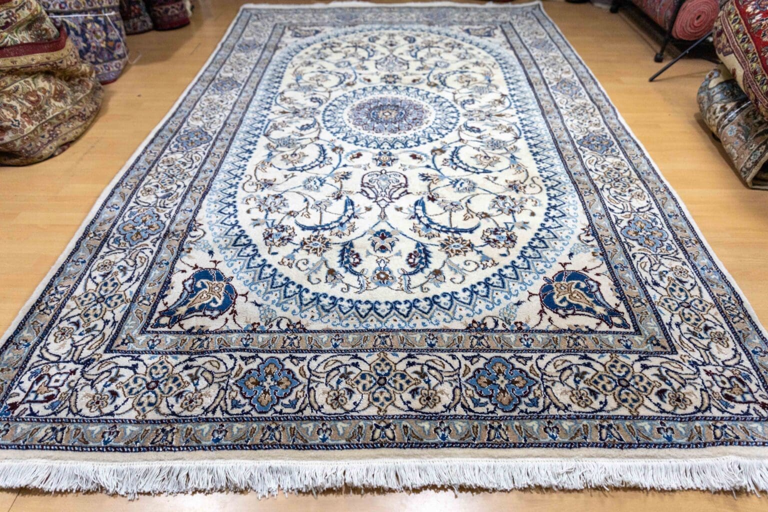 Perserteppich Nain 315 x 197 cm Wolle handgeknüpft