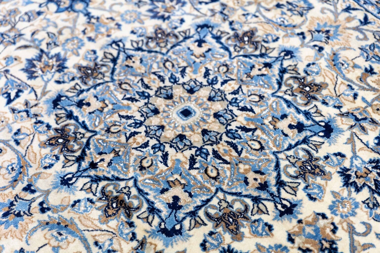 Perserteppich Nain 285 x 175 cm Wolle handgeknüpft (Verkauft)