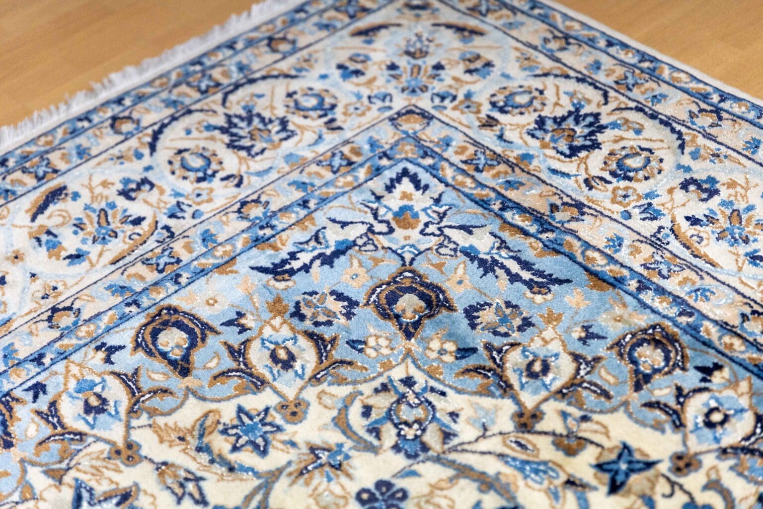 Perserteppich Nain 285 x 175 cm Wolle handgeknüpft (Verkauft)