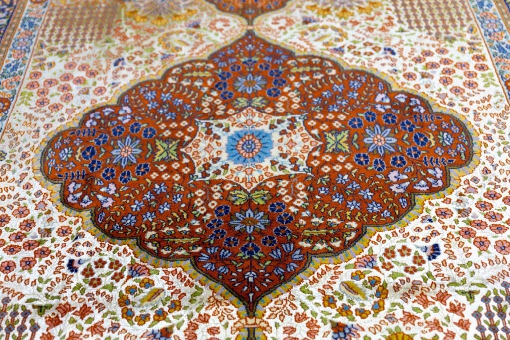 Orientteppich Kaschmir 280x173 cm Seide handgeknüpft (Verkauft)