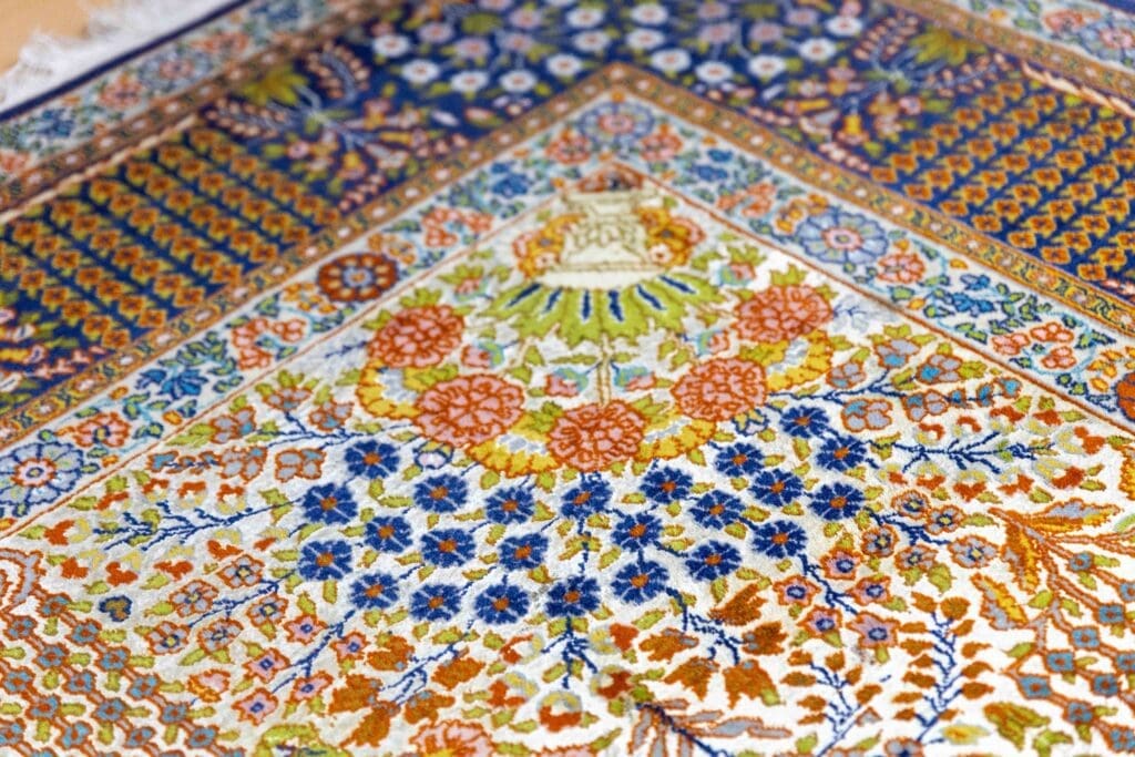 Orientteppich Kaschmir 280x173 cm Seide handgeknüpft (Verkauft)