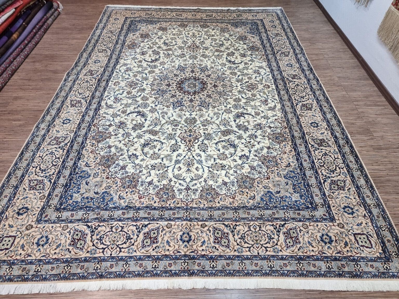 Perserteppich Nain 368 x 261 cm Korkwolle handgeknüpft