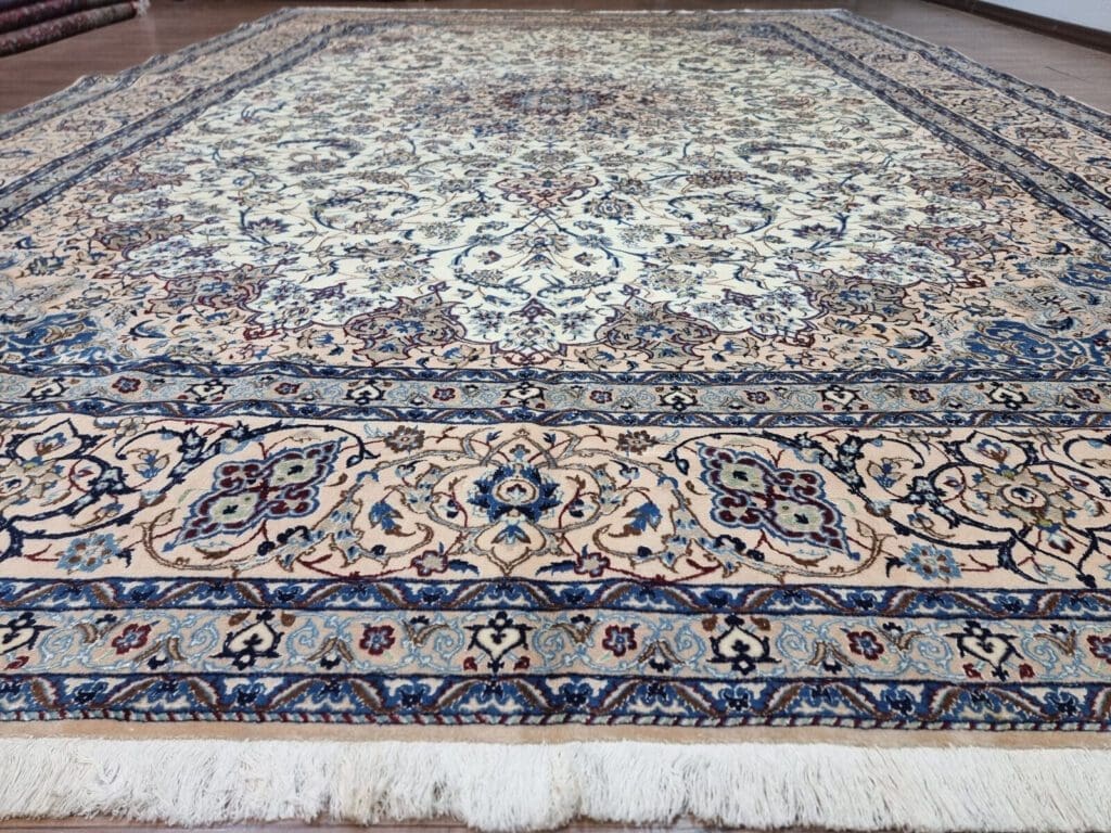 Perserteppich Nain 368 x 261 cm Korkwolle handgeknüpft