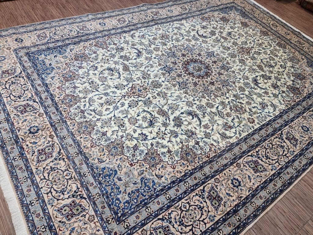 Perserteppich Nain 368 x 261 cm Korkwolle handgeknüpft