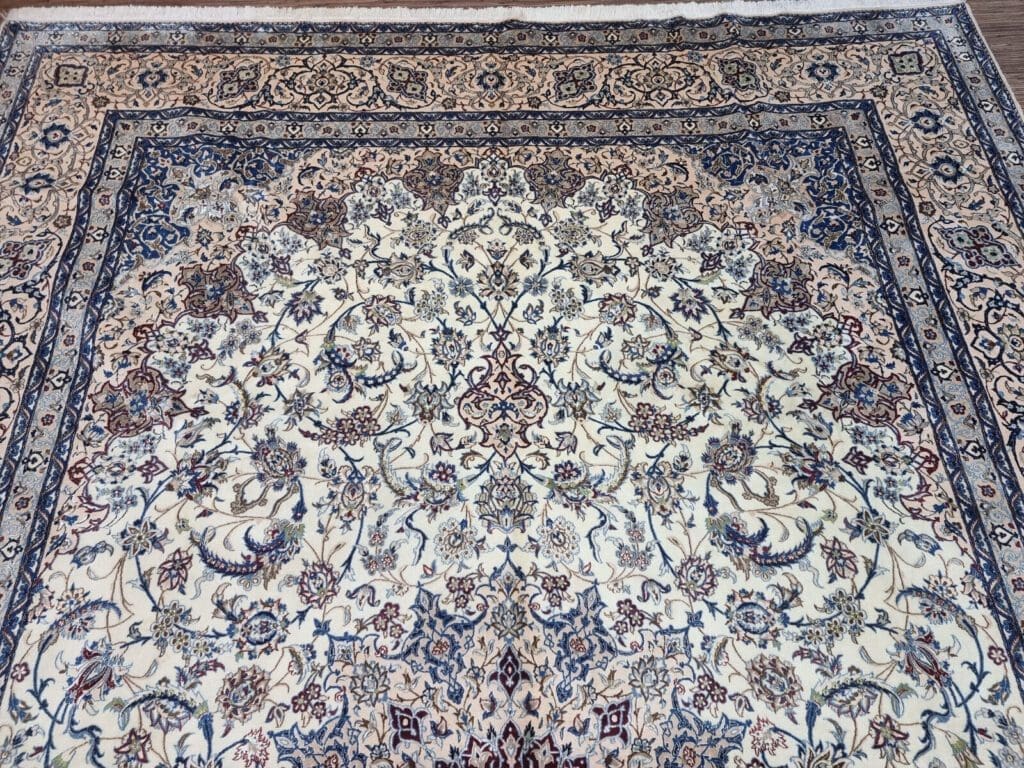 Perserteppich Nain 368 x 261 cm Korkwolle handgeknüpft
