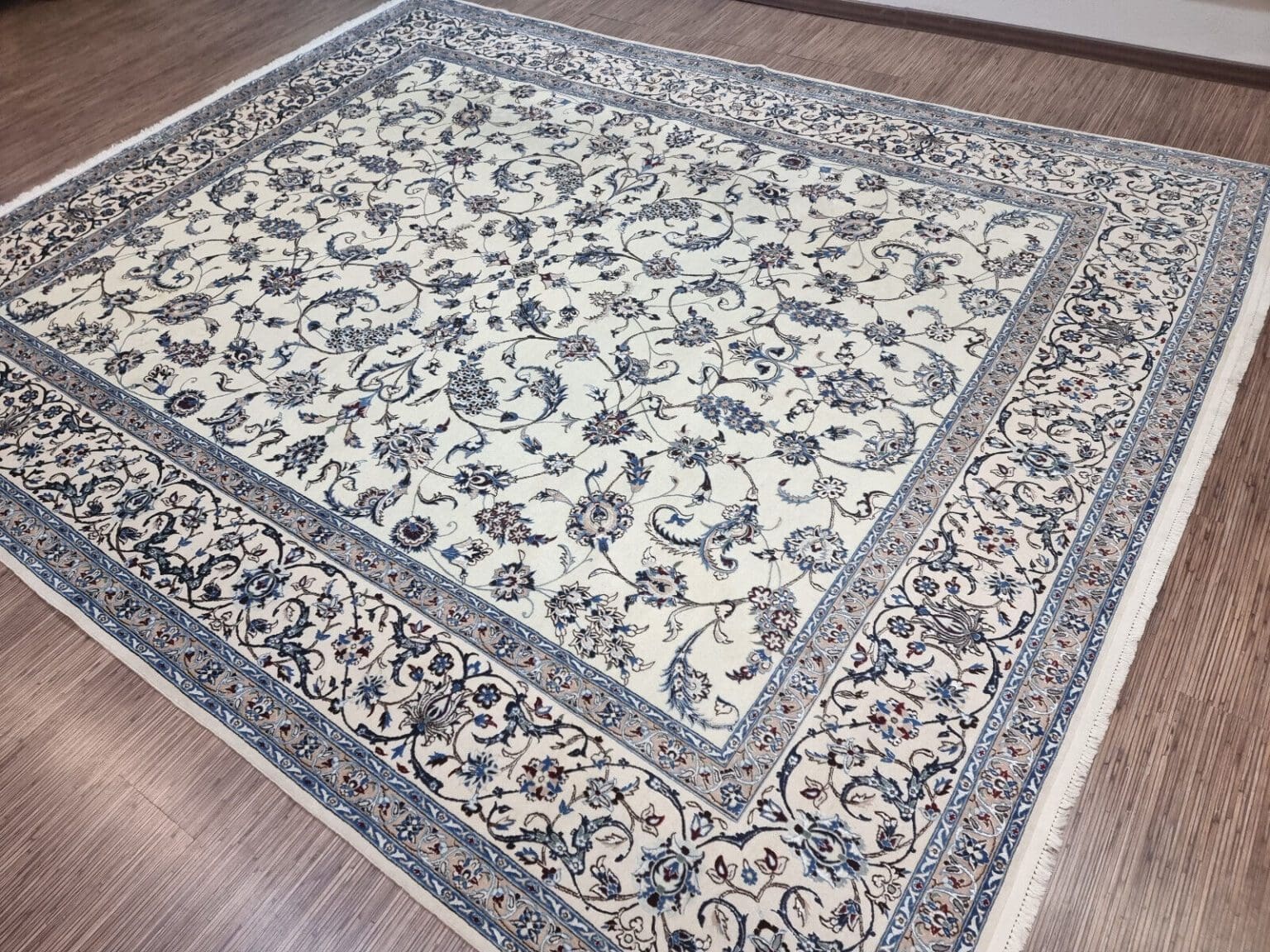 Perserteppich Nain 308x252 cm Korkwolle handgeknüpft