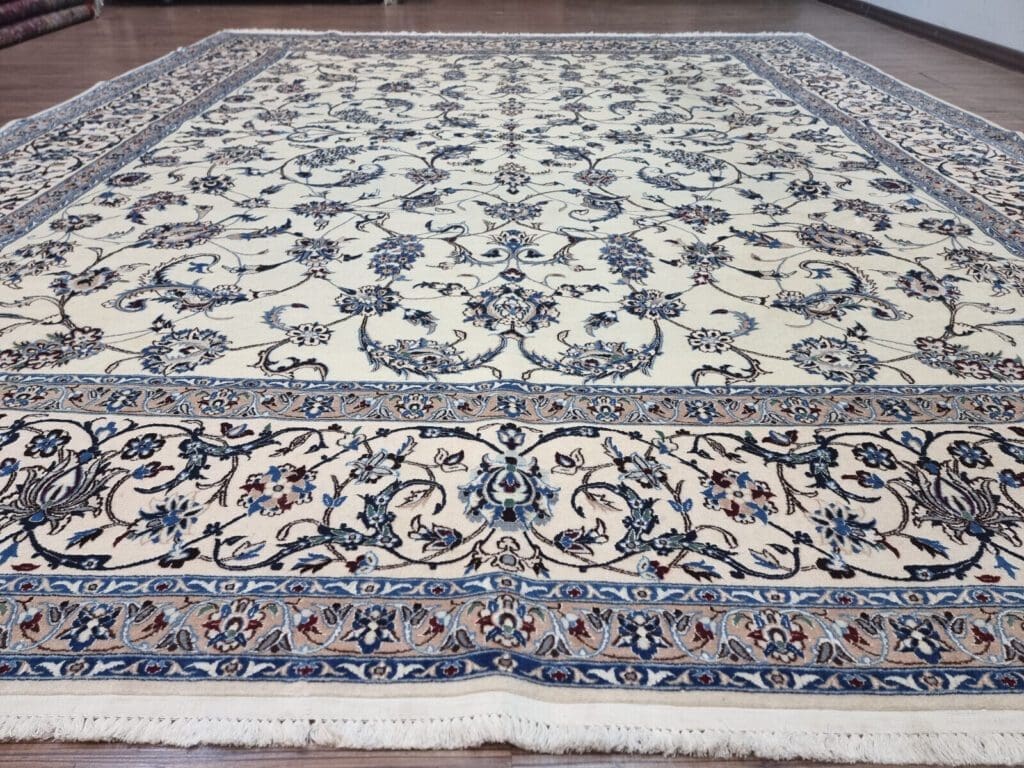 Perserteppich Nain 308x252 cm Korkwolle handgeknüpft