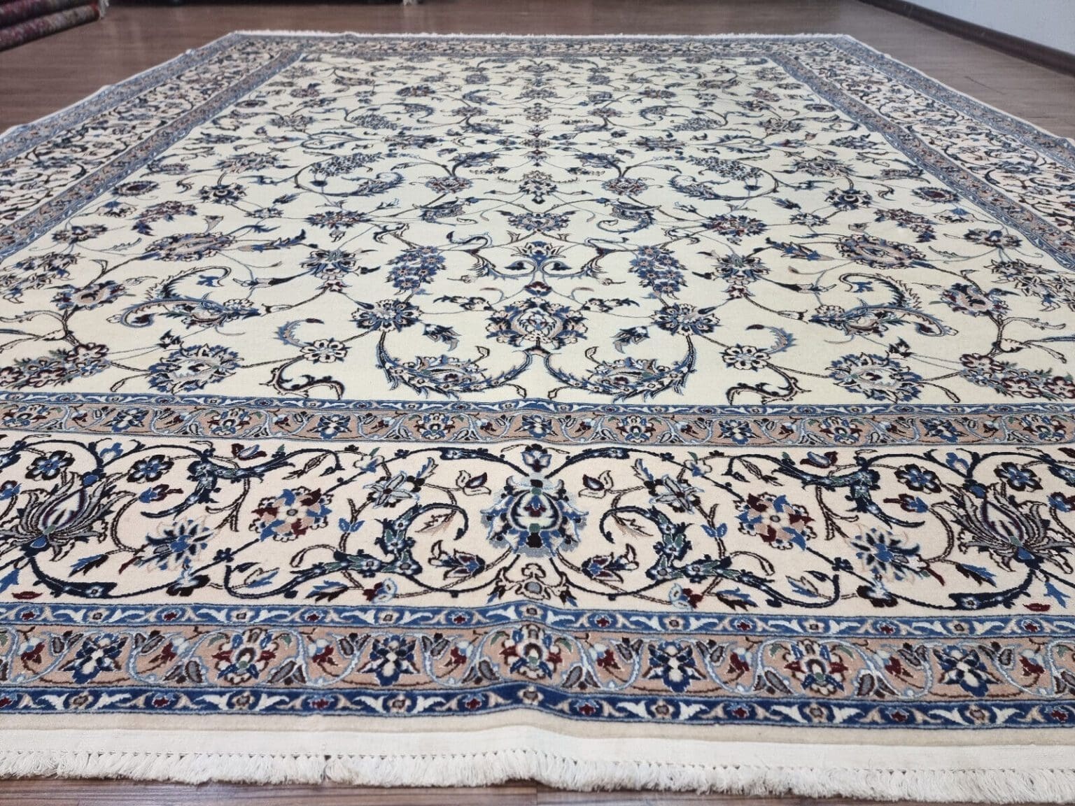 Perserteppich Nain 308x252 cm Korkwolle handgeknüpft