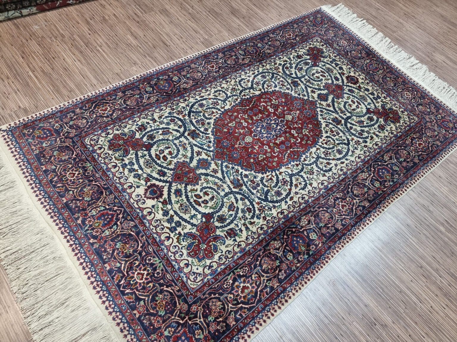 Orientteppich Pakistan 230x138 cm handgeknüpft (Verkauft)