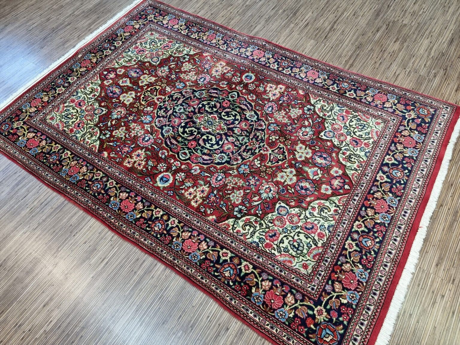 Perserteppich Ghom 209 x 135 cm Schurwolle handgeknüpft