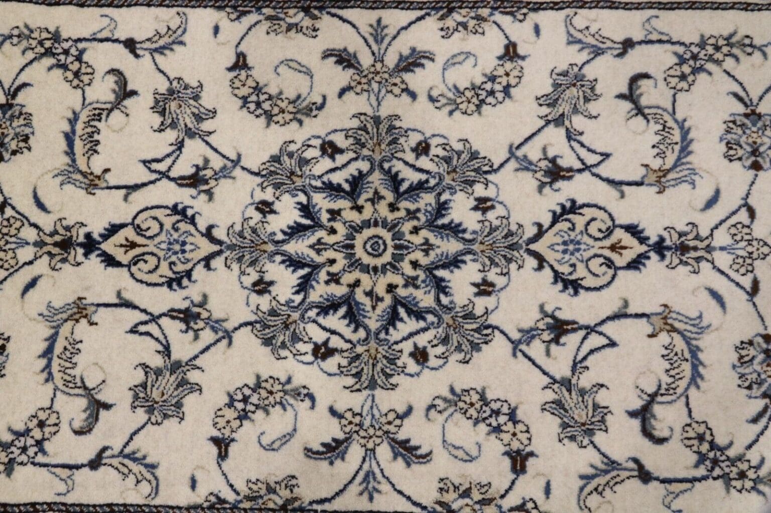 Perserteppich Nain 143 x 90 cm Wolle handgeknüpft