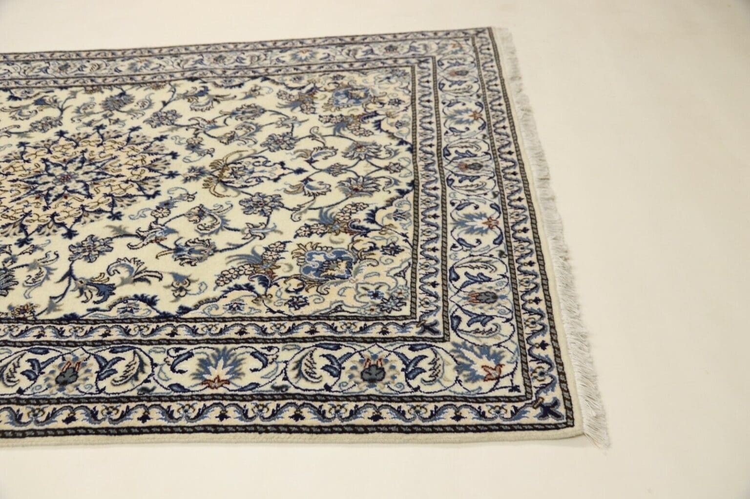 wunderschoner-perserteppich-super-nain-248-x-165-cm-ca-300000-knoten-m-1-7 Perserteppich Nain 248 x 165 cm Wolle handgeknüpft