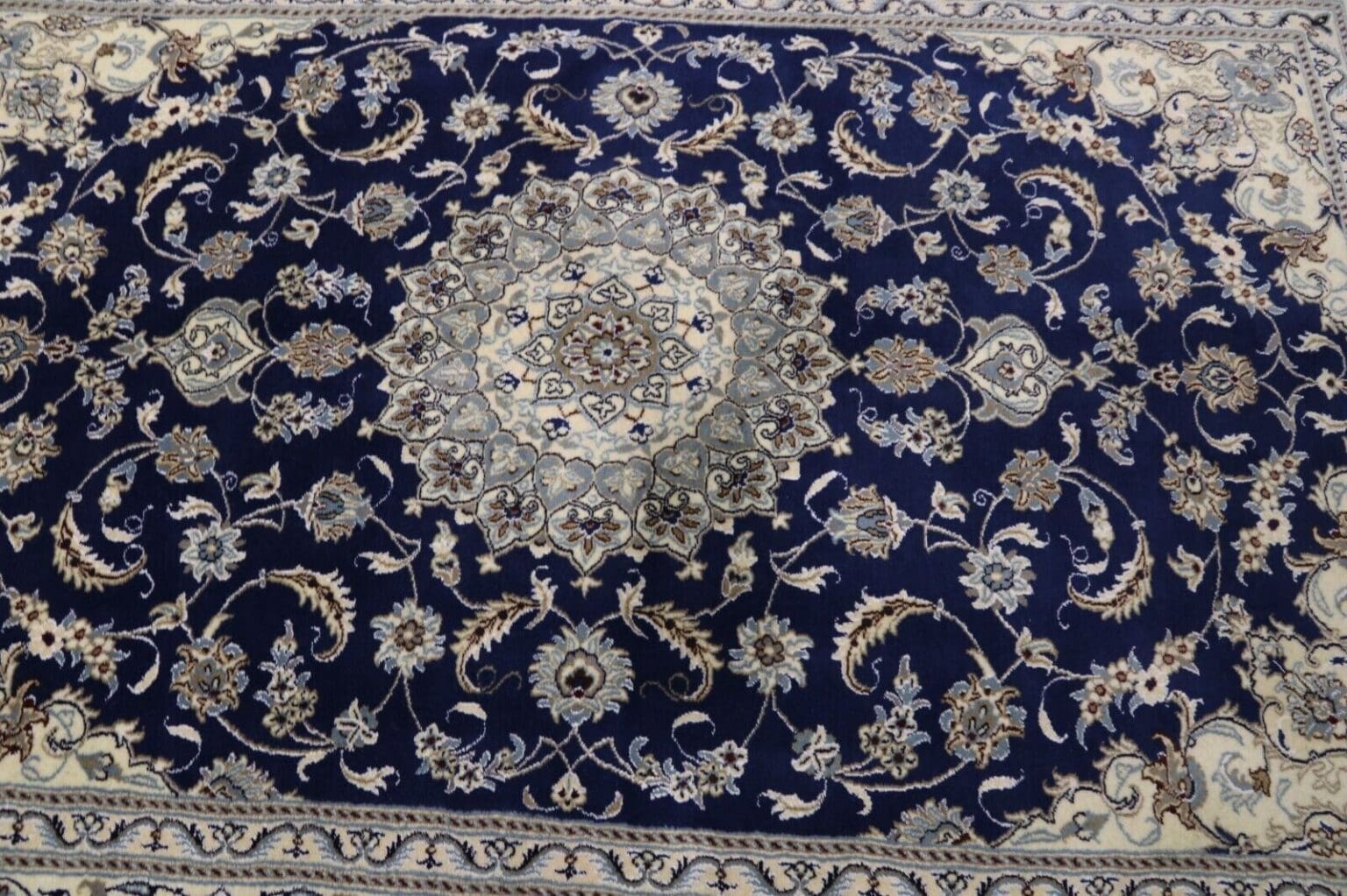 wunderschoner-perserteppich-nain-293-x-196-cm-ca-300000-knoten-m-90-1-1 Perserteppich Nain 293 x 196 cm Wolle handgeknüpft