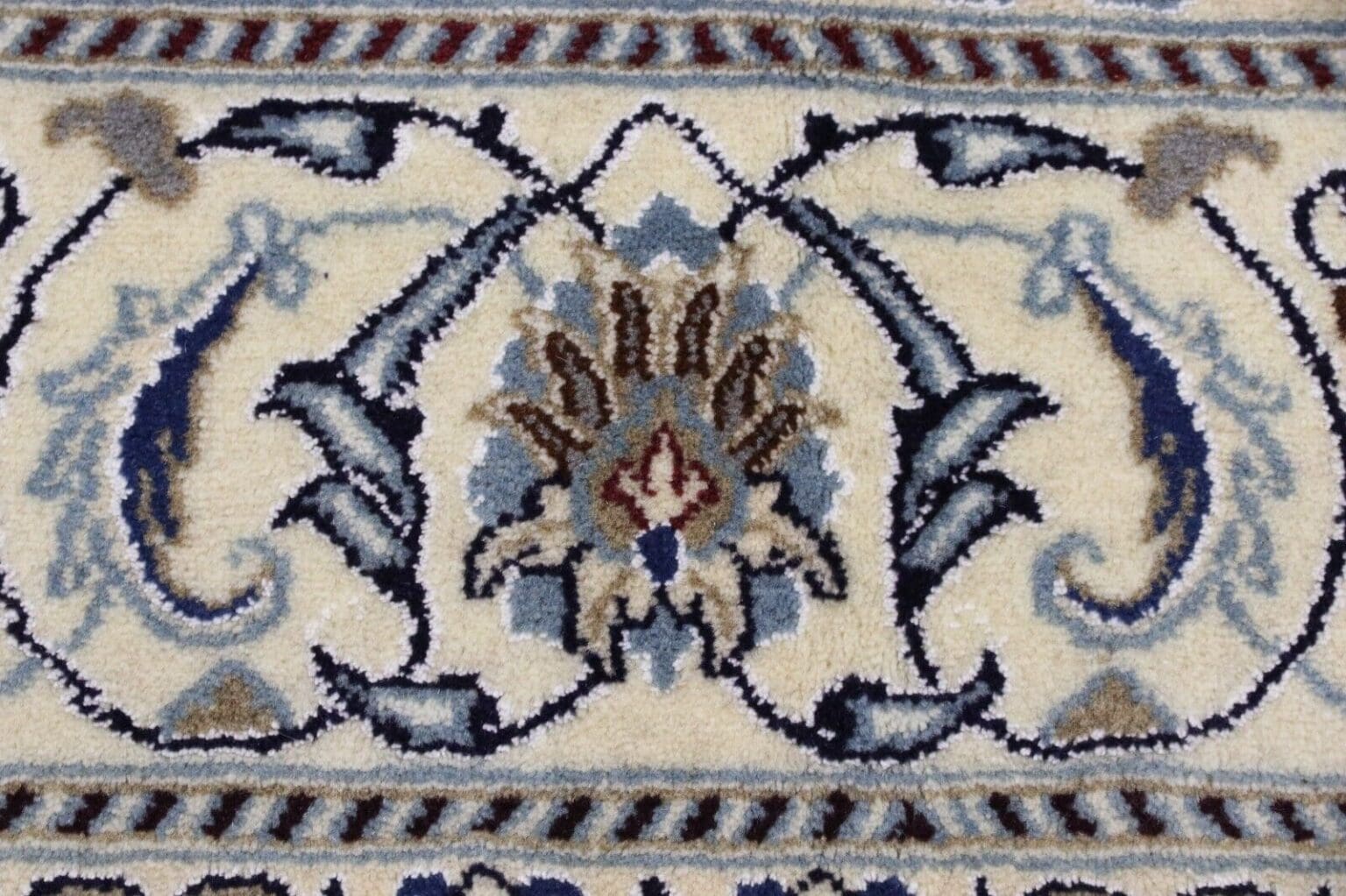wunderschoner-perserteppich-nain-293-x-196-cm-ca-300000-knoten-m-90-1-2 Perserteppich Nain 293 x 196 cm Wolle handgeknüpft