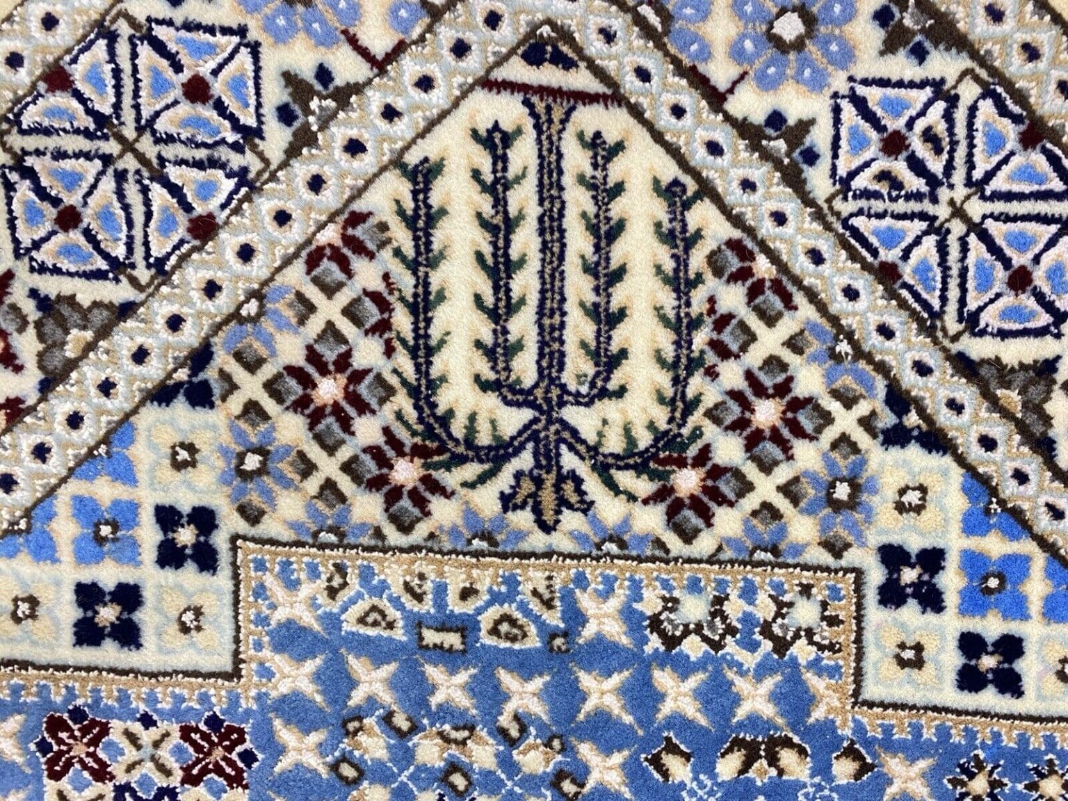 Perserteppich Nain 124 x 82 cm Korkwolle handgeknüpft