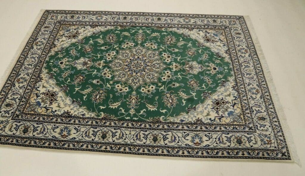 Perserteppich Nain 237 x 168 cm Wolle handgeknüpft