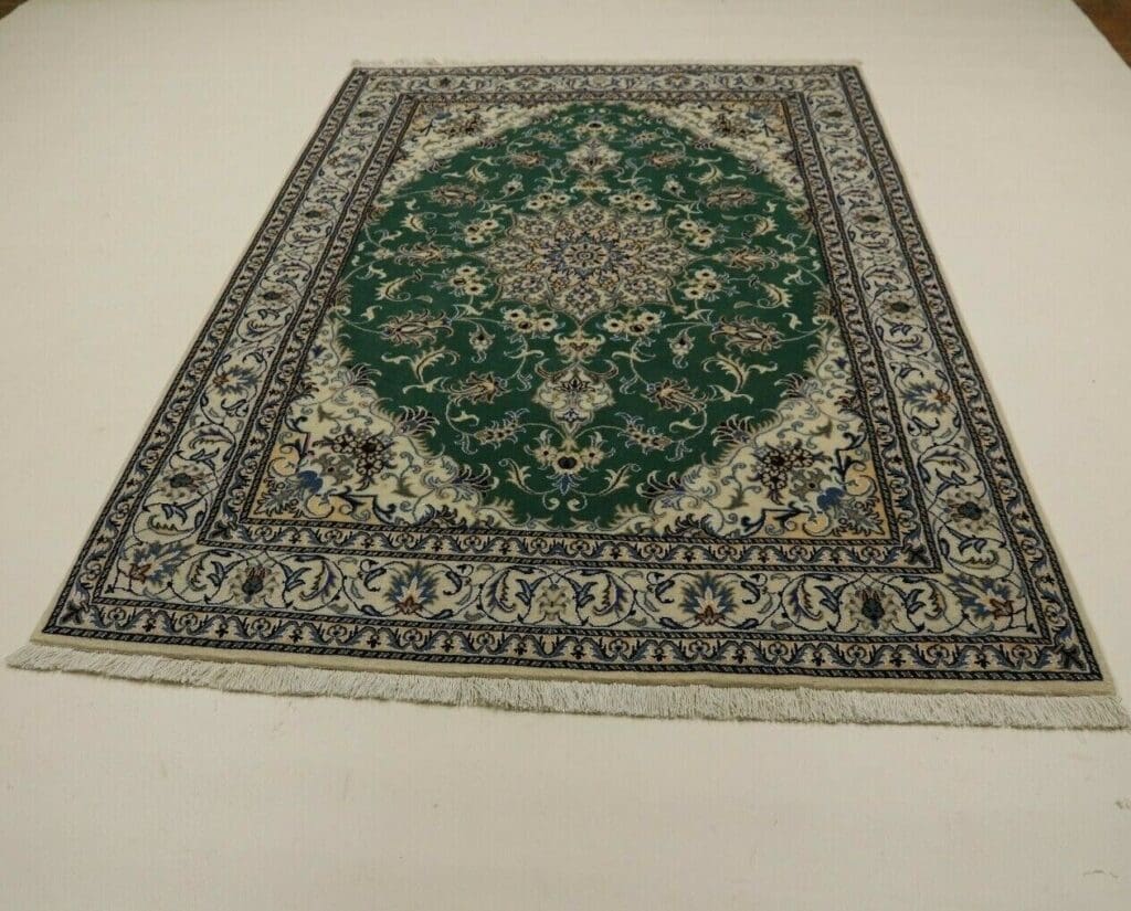 Perserteppich Nain 237 x 168 cm Wolle handgeknüpft