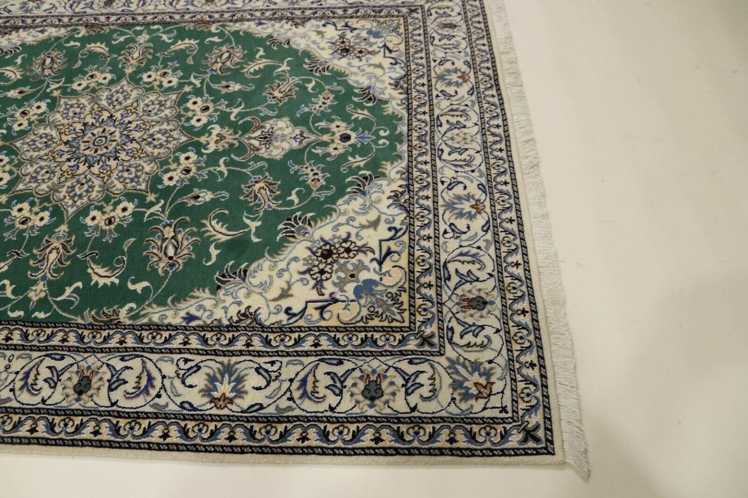 Perserteppich Nain 237 x 168 cm Wolle handgeknüpft